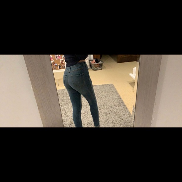 Hollister jeans! - Picture 3 of 3